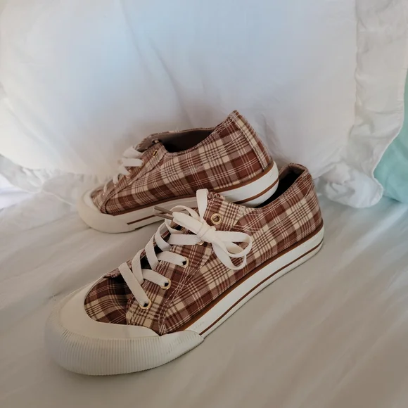 Arizona Jeans Plaid Canvas Sneakers - Picture 1 of 9